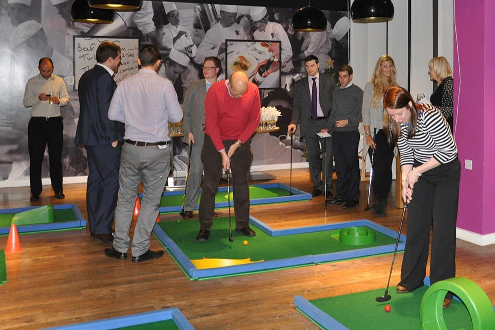 Funsize Minigolf: Leisure Golf Course - Event Stuff Ltd Owns Putterfingers.com!