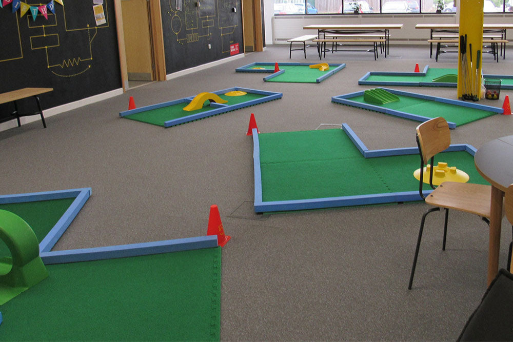 Supersize Minigolf: Pro Golf Course - Event Stuff Ltd Owns Putterfingers.com!